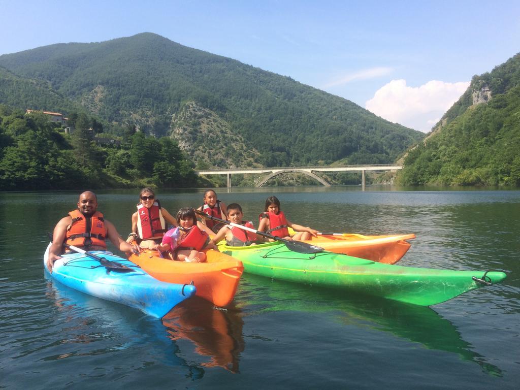 Agriturismo Braccicorti Hotel Pieve Fosciana Luaran gambar